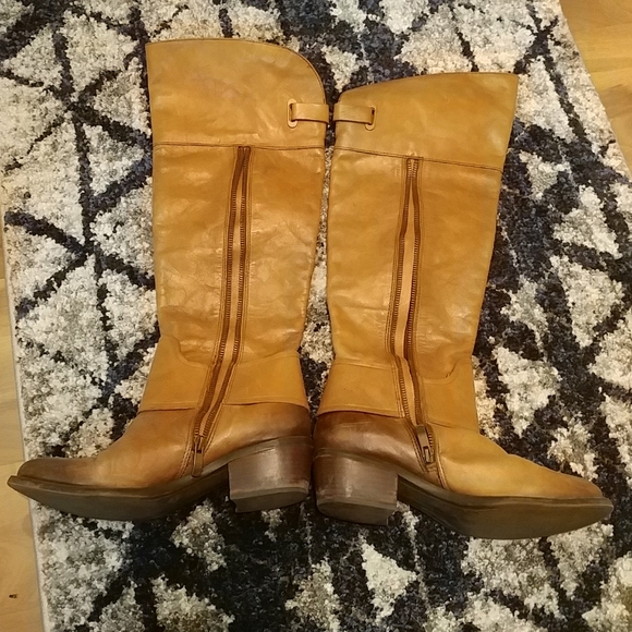 Boots - Picture 2 of 8